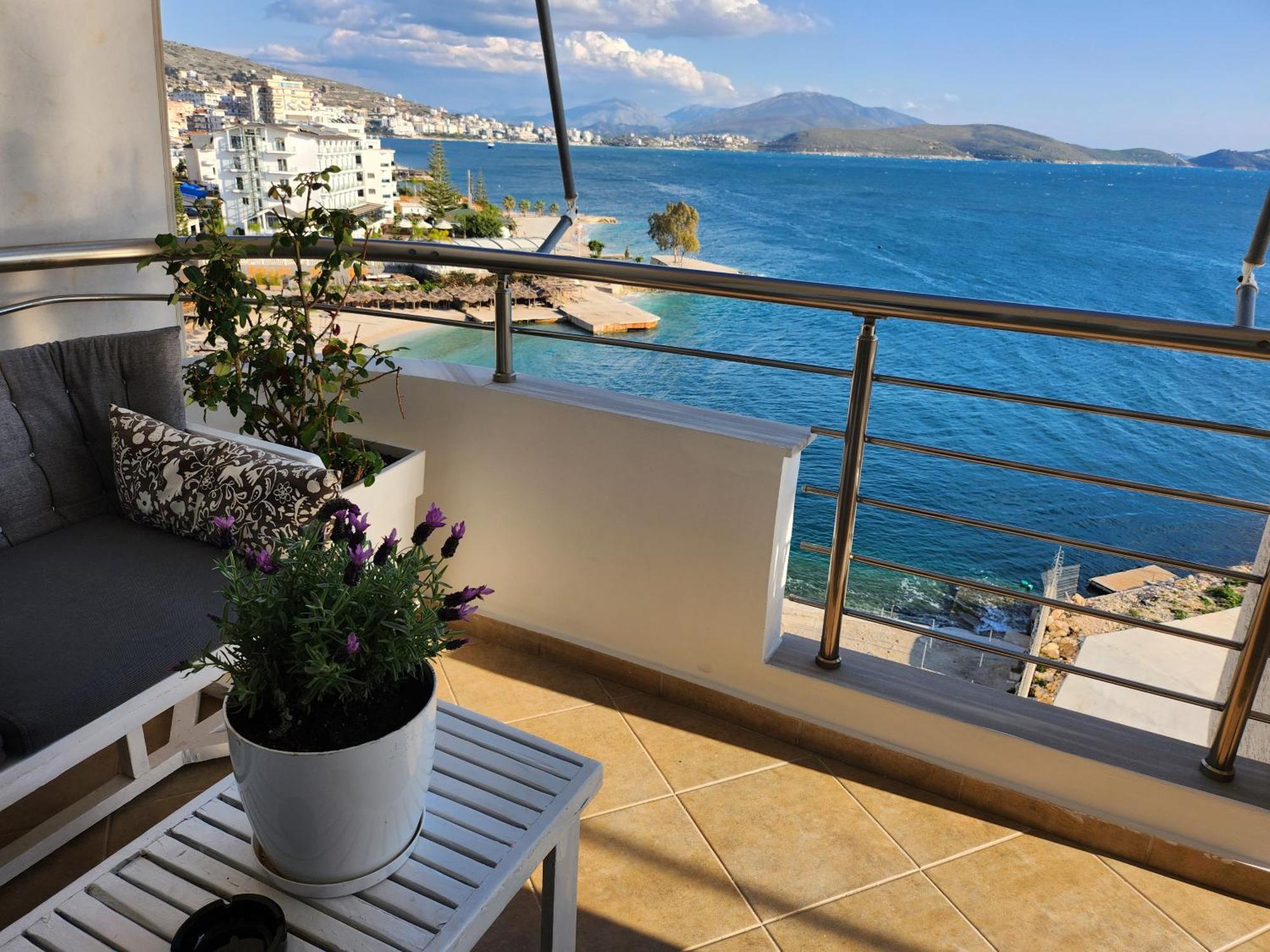 Alpha Seaside Apartment Sarandë Exterior foto